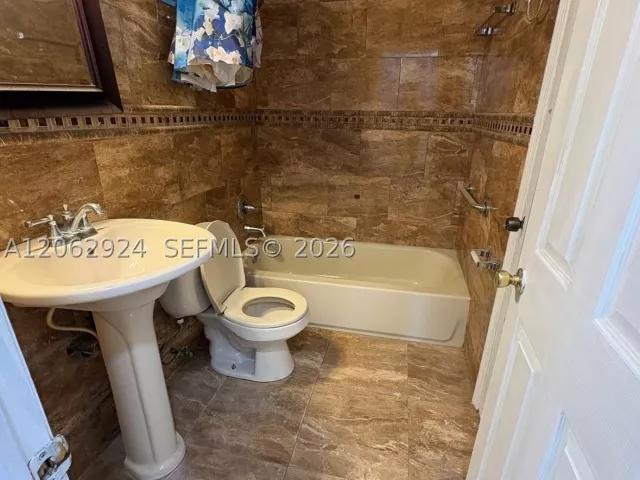 2-bedroom home for sale in Miami - 2531 NW 88th St - MondialRealty