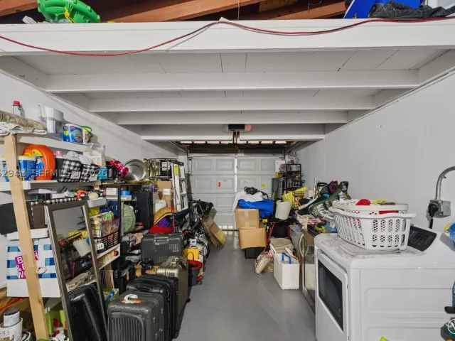 3-bedroom home for rent in Coral Gables - 420 Aledo Ave - MondialRealty