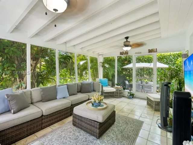 3-bedroom home for rent in Coral Gables - 420 Aledo Ave - MondialRealty