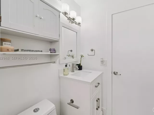 3-bedroom home for rent in Coral Gables - 420 Aledo Ave - MondialRealty