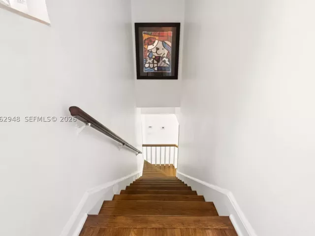 3-bedroom home for rent in Coral Gables - 420 Aledo Ave - MondialRealty