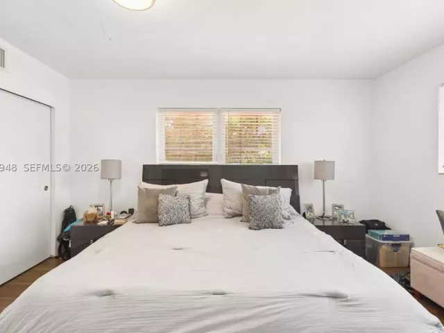 3-bedroom home for rent in Coral Gables - 420 Aledo Ave - MondialRealty
