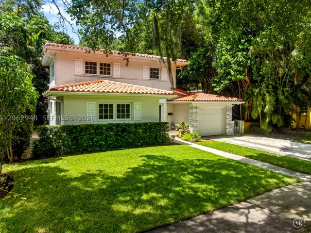 3-bedroom home for rent in Coral Gables - 420 Aledo Ave - MondialRealty