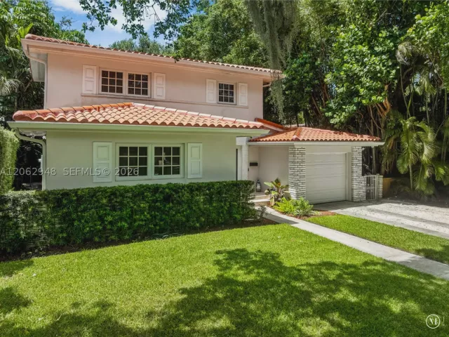 3-bedroom home for rent in Coral Gables - 420 Aledo Ave - MondialRealty