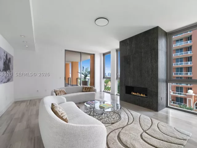 3-bedroom condo for rent in Sunny Isles Beach - 17749 Collins Ave 601 - MondialRealty