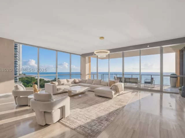 3-bedroom condo for rent in Sunny Isles Beach - 17749 Collins Ave 601 - MondialRealty
