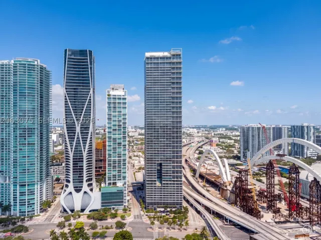 2-bedroom condo for rent in Miami - 1100 Biscayne Boulevard 2902 - MondialRealty