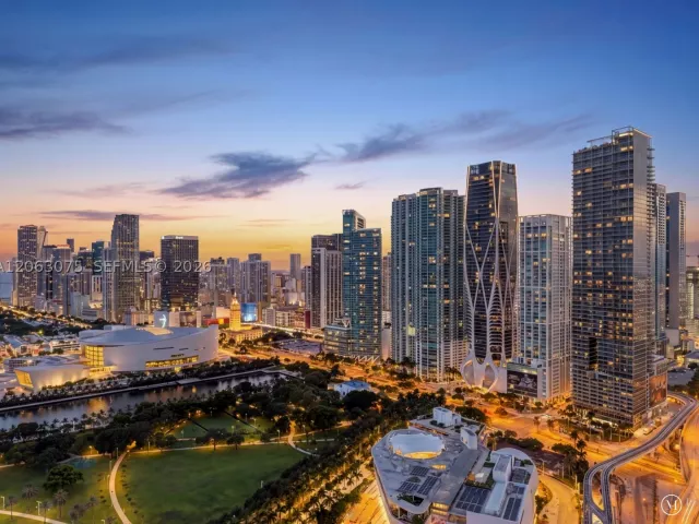 2-bedroom condo for rent in Miami - 1100 Biscayne Boulevard 2902 - MondialRealty