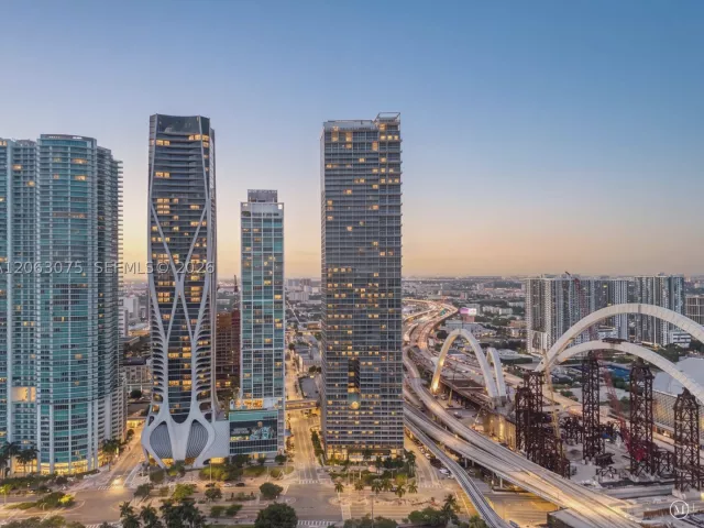 2-bedroom condo for rent in Miami - 1100 Biscayne Boulevard 2902 - MondialRealty