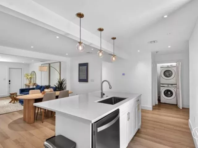 6-bedroom home for sale in West Palm Beach - 4811 N FLAGLER Drive - MondialRealty