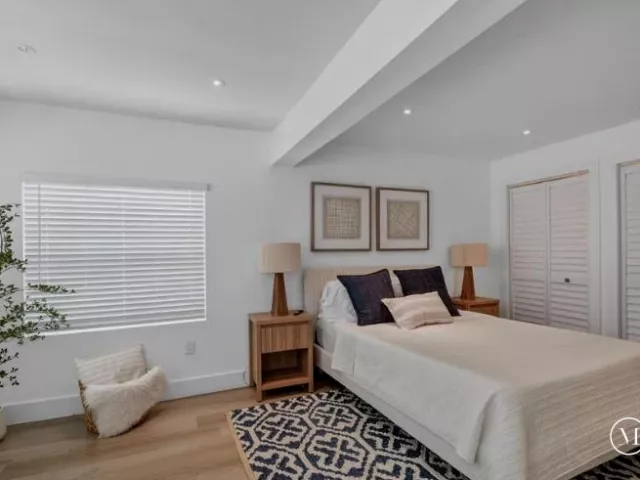 6-bedroom home for sale in West Palm Beach - 4811 N FLAGLER Drive - MondialRealty