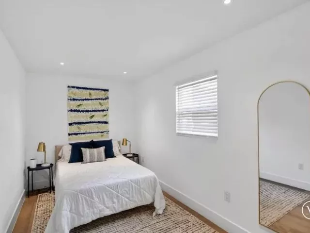 6-bedroom home for sale in West Palm Beach - 4811 N FLAGLER Drive - MondialRealty