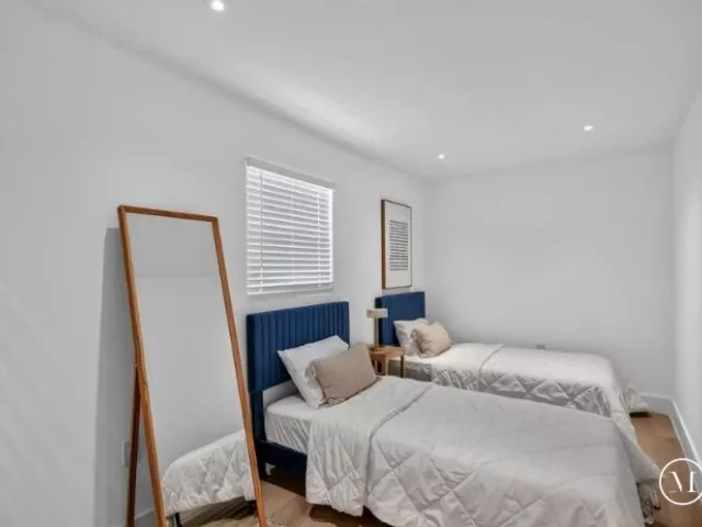 6-bedroom home for sale in West Palm Beach - 4811 N FLAGLER Drive - MondialRealty