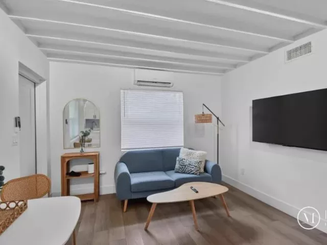 6-bedroom home for sale in West Palm Beach - 4811 N FLAGLER Drive - MondialRealty