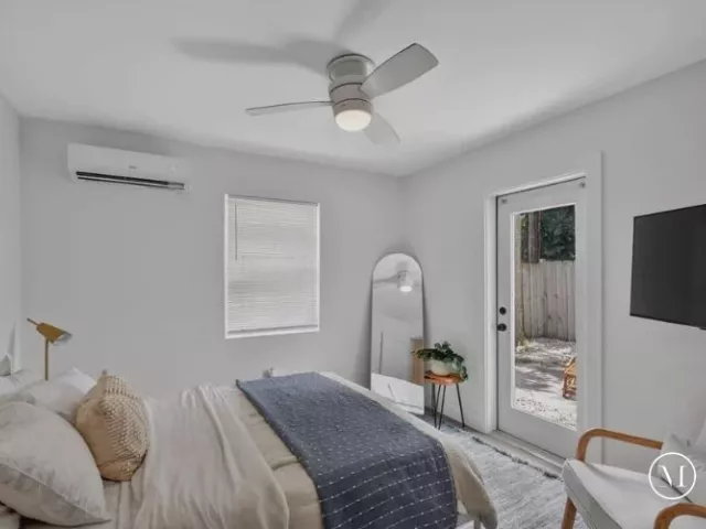 6-bedroom home for sale in West Palm Beach - 4811 N FLAGLER Drive - MondialRealty