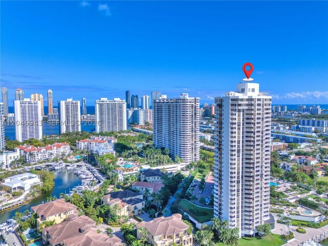 3-bedroom condo for sale in Aventura - 1000 W Island Blvd 1206 - MondialRealty