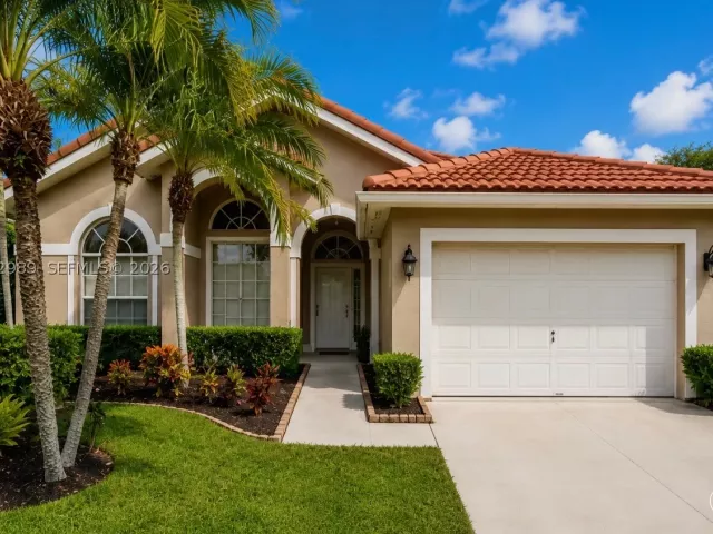 4-bedroom home for rent in Boca Raton - 22015 Altona Dr - MondialRealty