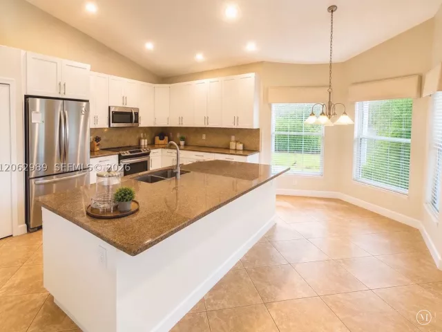 4-bedroom home for rent in Boca Raton - 22015 Altona Dr - MondialRealty