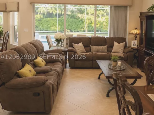 4-bedroom home for rent in Boca Raton - 22015 Altona Dr - MondialRealty