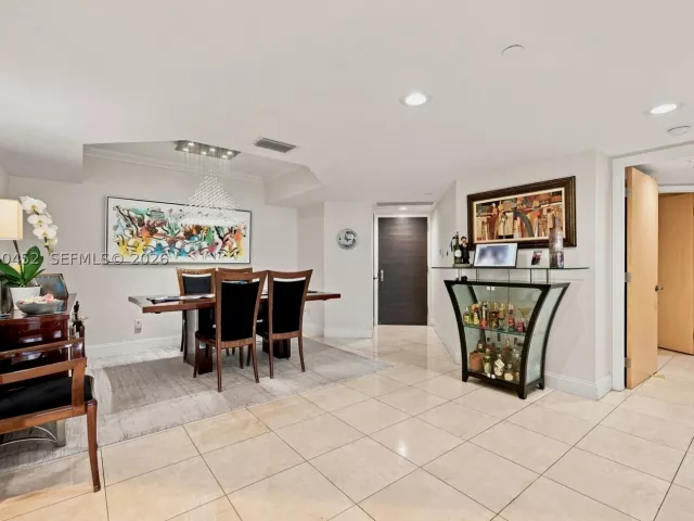 3-bedroom condo for sale in Aventura - 21205 Yacht Club Dr 1502 - MondialRealty