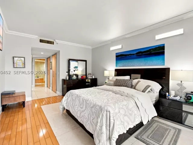 3-bedroom condo for sale in Aventura - 21205 Yacht Club Dr 1502 - MondialRealty