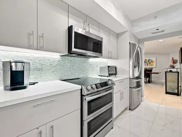 3-bedroom condo for sale in Aventura - 21205 Yacht Club Dr 1502 - MondialRealty