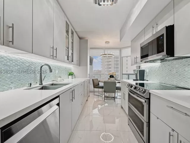 3-bedroom condo for sale in Aventura - 21205 Yacht Club Dr 1502 - MondialRealty