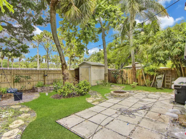 4-bedroom home for rent in West Palm Beach - 5893 CASSANDRA Court - MondialRealty