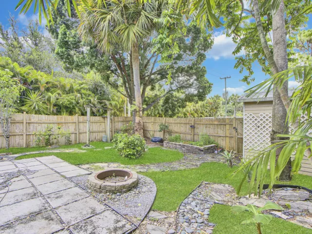 4-bedroom home for rent in West Palm Beach - 5893 CASSANDRA Court - MondialRealty