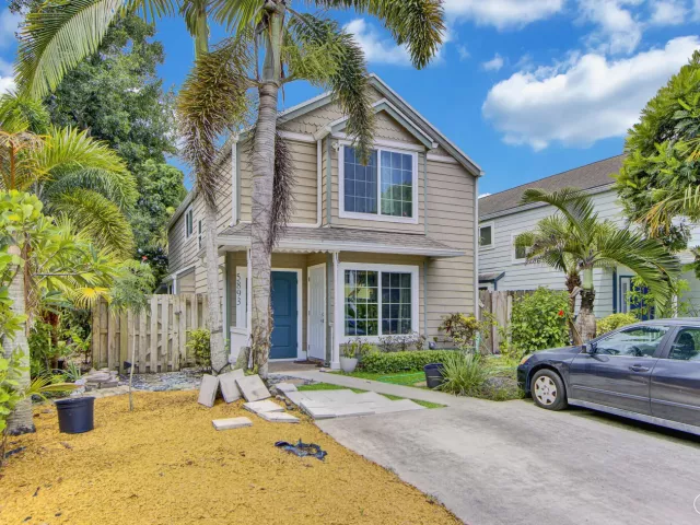 4-bedroom home for rent in West Palm Beach - 5893 CASSANDRA Court - MondialRealty
