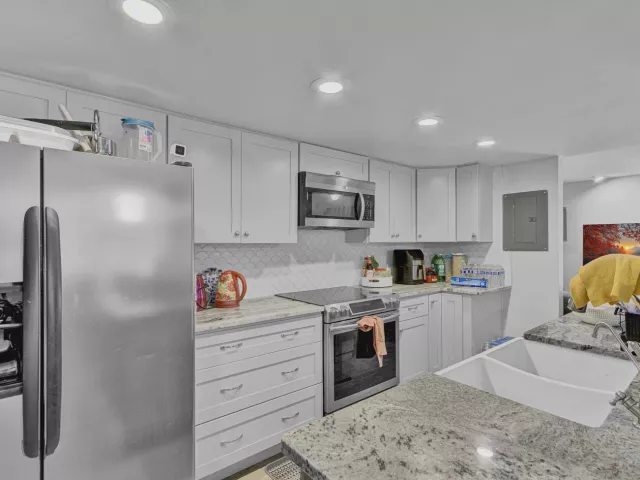 4-bedroom home for rent in West Palm Beach - 5893 CASSANDRA Court - MondialRealty