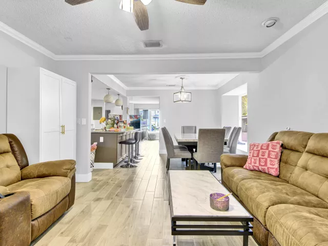 4-bedroom home for rent in West Palm Beach - 5893 CASSANDRA Court - MondialRealty