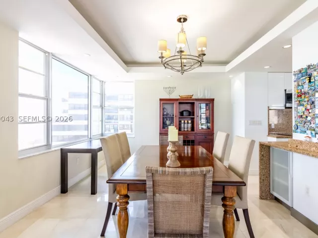 2-bedroom condo for sale in Miami Beach - 5255 Collins Ave 11E - MondialRealty