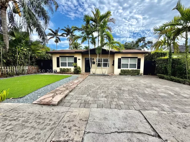 2-bedroom home for rent in Miami - 5744 SW 54th Ter 0 - MondialRealty