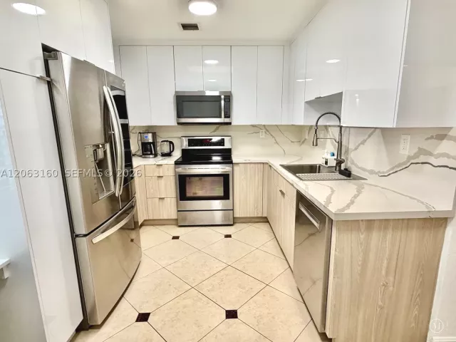2-bedroom home for rent in Miami - 5744 SW 54th Ter 0 - MondialRealty