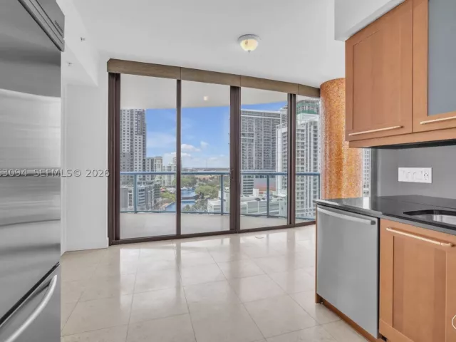 2-bedroom condo for sale in Fort Lauderdale - 333 Las Olas Way 1602 - MondialRealty