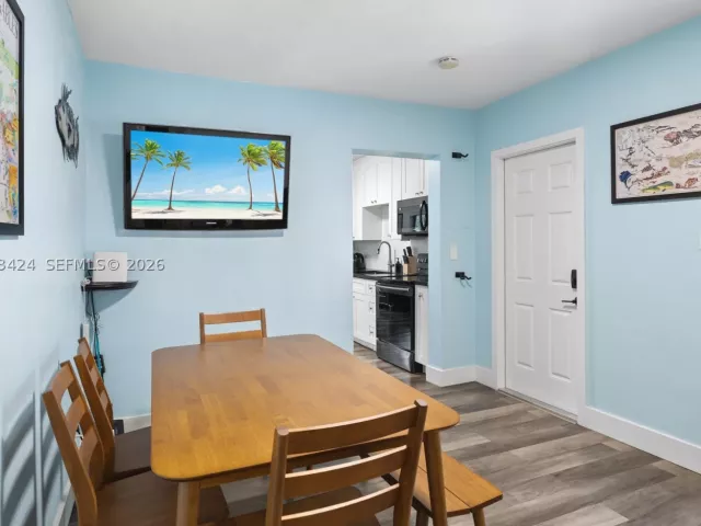 4-bedroom home for rent in Miami - 3134 Carter St - MondialRealty