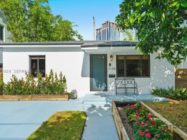 4-bedroom home for rent in Miami - 3134 Carter St - MondialRealty