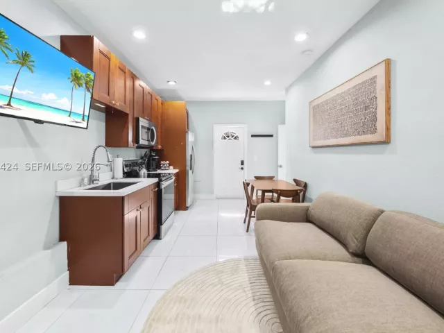 4-bedroom home for rent in Miami - 3134 Carter St - MondialRealty