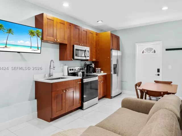 4-bedroom home for rent in Miami - 3134 Carter St - MondialRealty