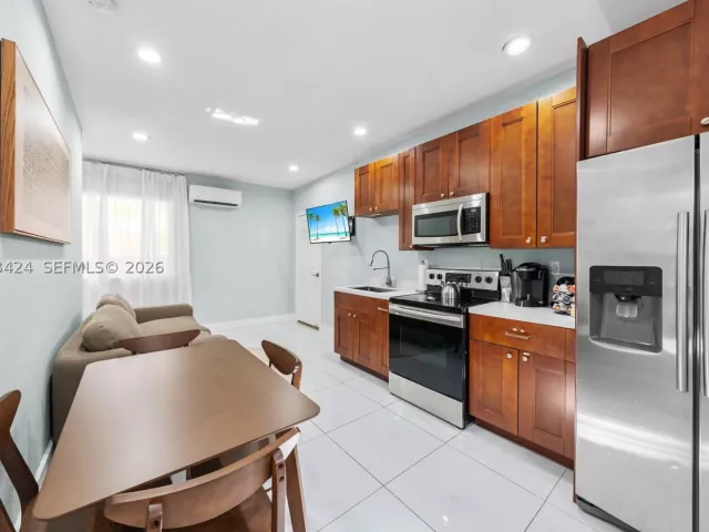 4-bedroom home for rent in Miami - 3134 Carter St - MondialRealty