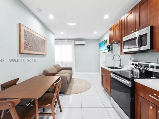 4-bedroom home for rent in Miami - 3134 Carter St - MondialRealty