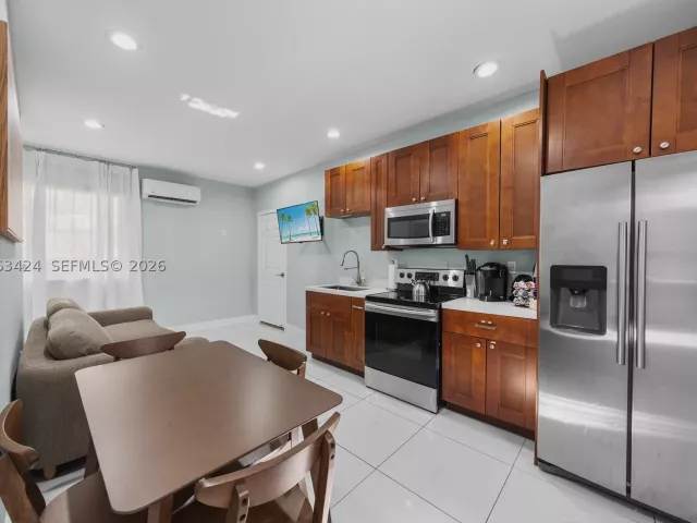 4-bedroom home for rent in Miami - 3134 Carter St - MondialRealty
