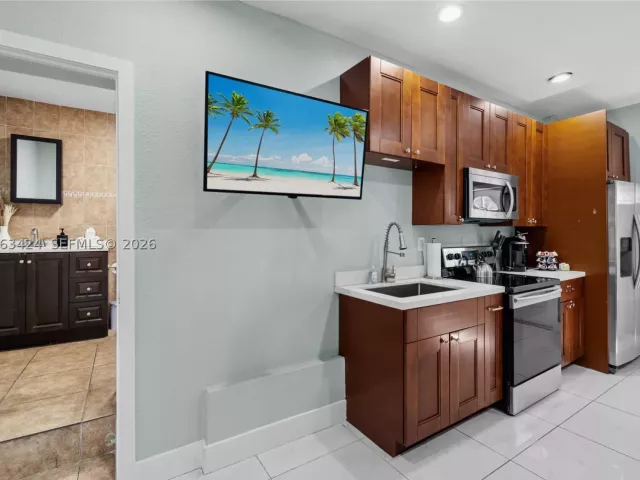 4-bedroom home for rent in Miami - 3134 Carter St - MondialRealty