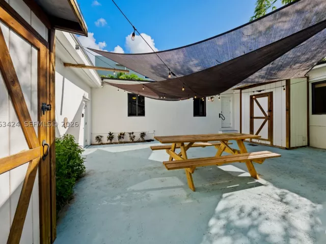 4-bedroom home for rent in Miami - 3134 Carter St - MondialRealty