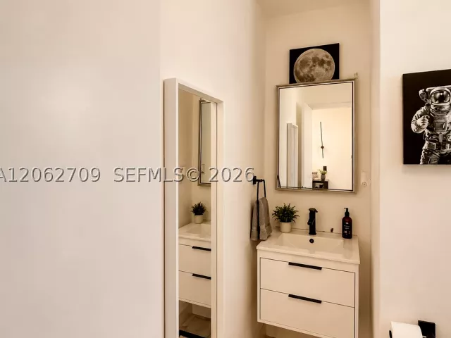 2-bedroom home for rent in Miami - 19950 NE 24th Ave 1 - MondialRealty
