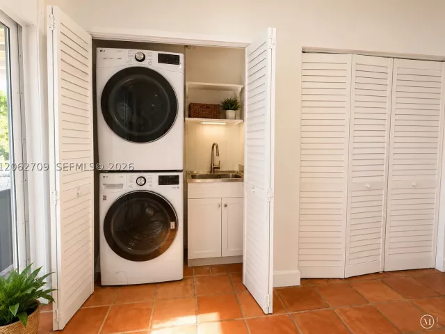 2-bedroom home for rent in Miami - 19950 NE 24th Ave 1 - MondialRealty