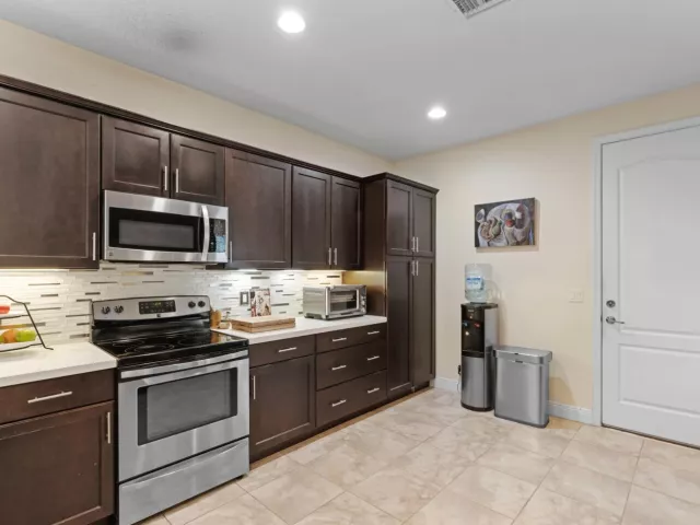 3-bedroom home for sale in West Palm Beach - 2134 Sabal Tree Court - MondialRealty
