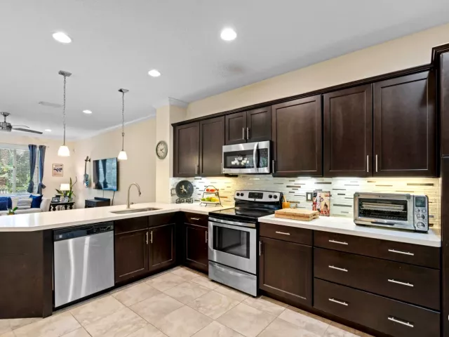 3-bedroom home for sale in West Palm Beach - 2134 Sabal Tree Court - MondialRealty