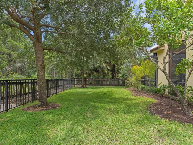 3-bedroom home for sale in West Palm Beach - 2134 Sabal Tree Court - MondialRealty
